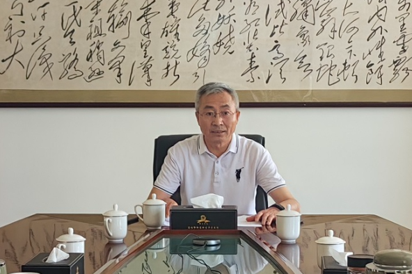 高斌義為黨建聯(lián)系點(diǎn)講授專題黨課