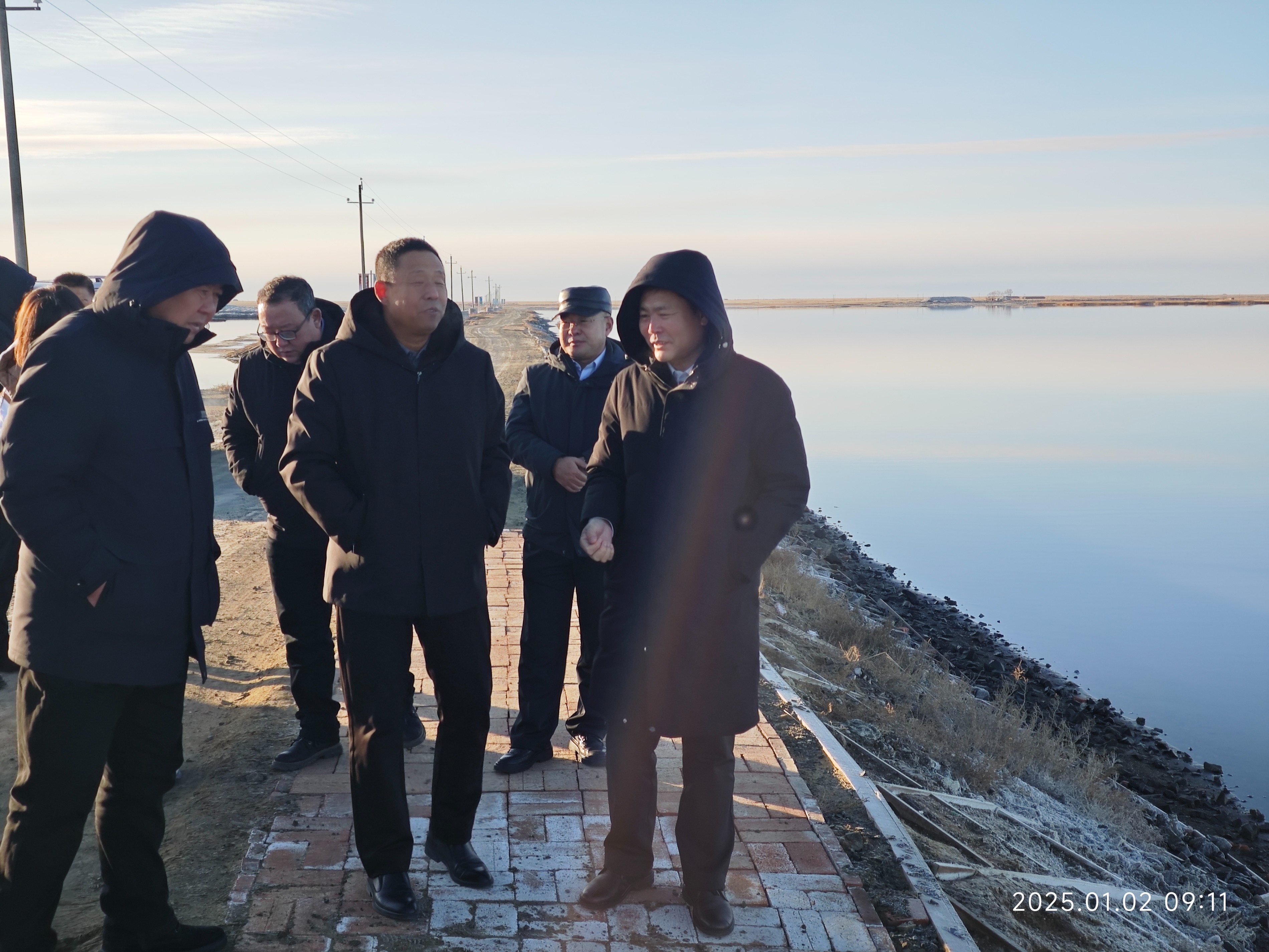 東烏旗委副書(shū)記、政府代理旗長(zhǎng)常勝一行到額鹽公司考察調(diào)研